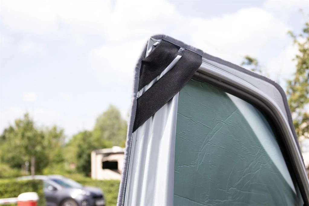 Maypole VW T5 / T6 External Blackout Screen 4 Maypole VW T5 / T6 External Blackout Screen - Image 2